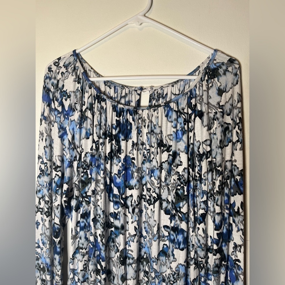 Women’s long sleeve floral patterned top - Picture 3 of 3